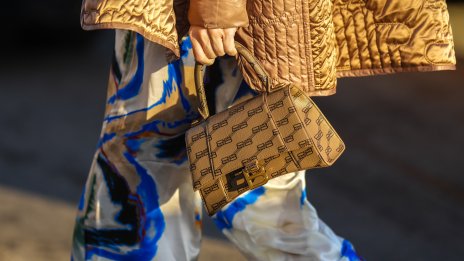 Луксозни марки намаляват цените с 50%, за да привличат притеснени китайски купувачи