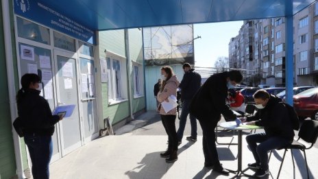 Откриват се 300 нови работни места по три регионални програми за заетост 