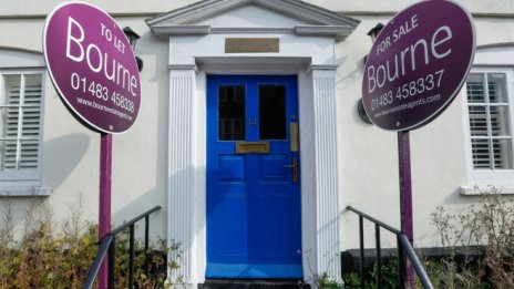 Броят на жилищата на британския пазар достига исторически минимум