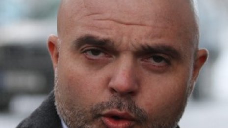 Радев подписа указ за освобождаването на главния секретар на МВР