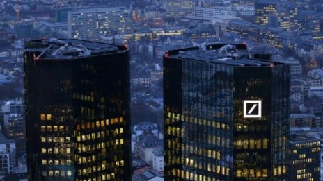 Призракът на Lehman Brothers преследва Deutsche Bank