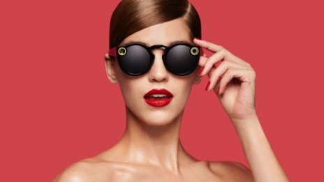 Snap има стратегия как да направи очилата Spectacles хит 