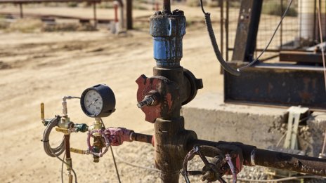 Петролът се стабилизира, докато пазарът преценява перспективите за търсенето*