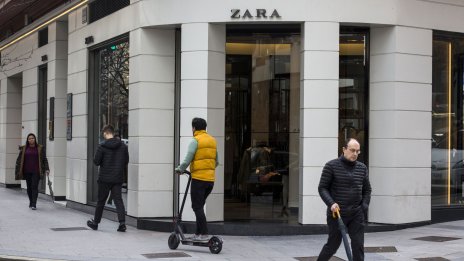 Служители на Zara планират стачка навръх Черния петък с искане за по-високи заплати