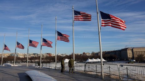 Златни и платинени карти за богати - как изглежда визовата реформа на Тръмп