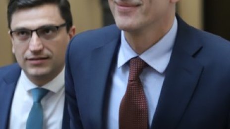Андрей Гюров оттегля кандидатурата си за шеф на БНБ*
