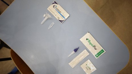 Паралелки ще се карантинират при повторен положителен тест на ученик