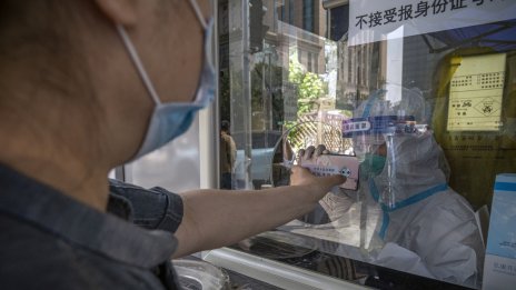 Заради блокадите в Китай МАЕ понижи прогнозата си за търсенето на петрол