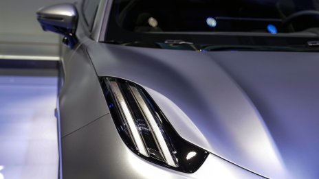 Основният китайски конкурент на Tesla набира 750 млн. долара за марката Zeekr