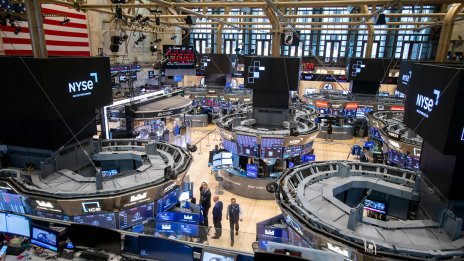 Водещите индекси на Wall Street започват борсовата сесия със спад*