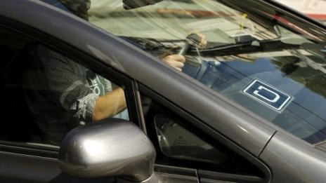 Унгарският парламент одобри закон, който може да блокира дейността на Uber