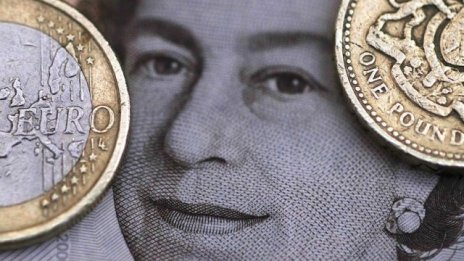 Бюджетният дефицит във Великобритания неочаквано се разширява през октомври