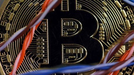 Коронакризата наду ликвиден балон от биткойн, етер и рипъл  