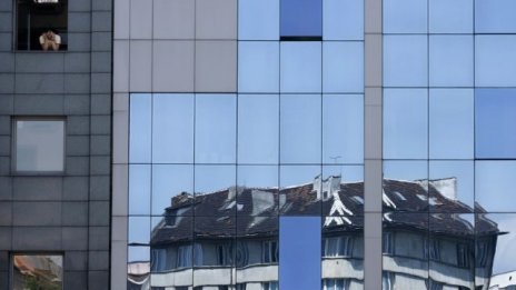 Разширения и подновяване на договори доминират на пазара на офиси в София