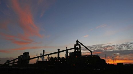 Разнопосочна динамика в британската индустрия през септември