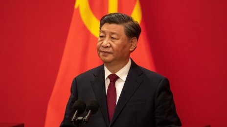 В необичайно остър тон Си Дзинпин обвини САЩ, че „потискат Китай“