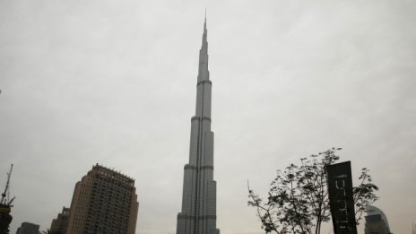 Строителят на най-високата сграда в света се облагодетелства от цената на нефта
