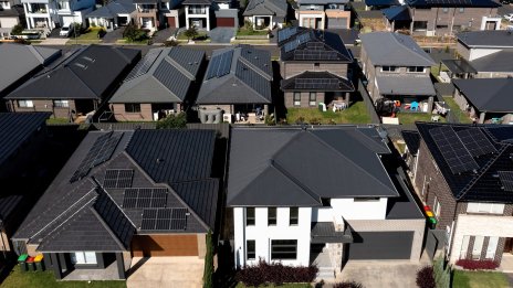 Цените на жилищата в Австралия отбелязват най-големия си месечен спад от 4 десетилетия