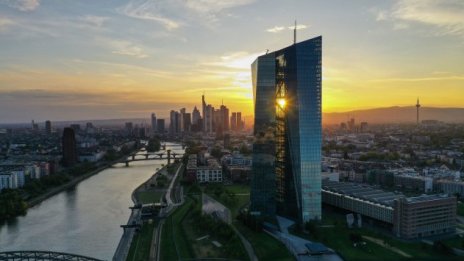 Активността на частния сектор в еврозоната удари 11-месечен връх