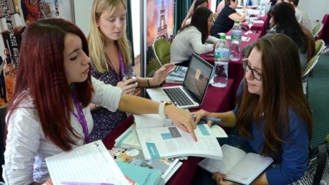 Платформата "Тук-там" развива и благотворителност за образование