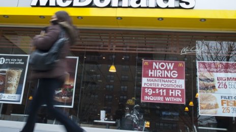 Служители обвиняват McDonald's за &bdquo;кражба&ldquo; на заплати