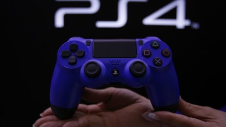 PS4 и Xbox One влизат в битка помежду си и в битка с цензурата в Китай