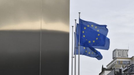 ЕС заплашва Мианмар със санкции