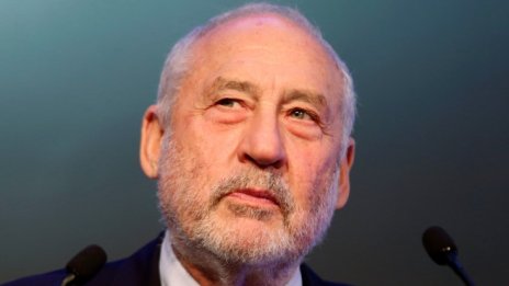 Стиглиц: Не е нормално да имаме Тръмп за президент