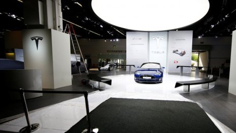 Американска федерална агенция разкритикува Tesla за тежка катастрофа