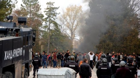 Отново напрежение в мигрантския лагер в Харманли