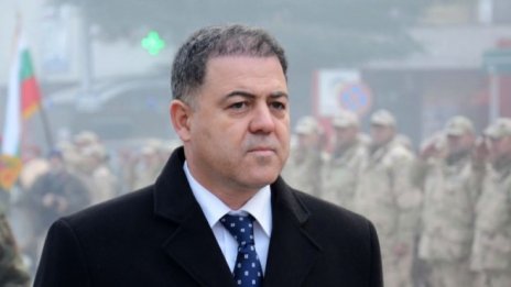 Прокуратурата повдигна второ обвинение на военния министър в оставка