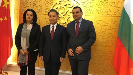 Московски и Павлова представиха жп проекти в Китай