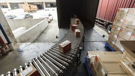 Как изкуственият интелект ще премахне голяма част от хората във веригите на доставки?