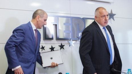 Цветан Цветанов се оттегля от всички ръководни постове на ГЕРБ