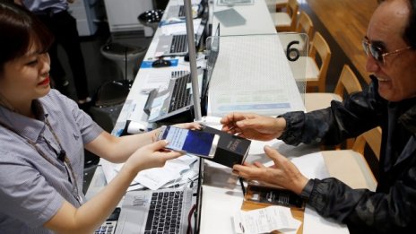 Samsung създава пунктове за замяна на Note 7 преди полет