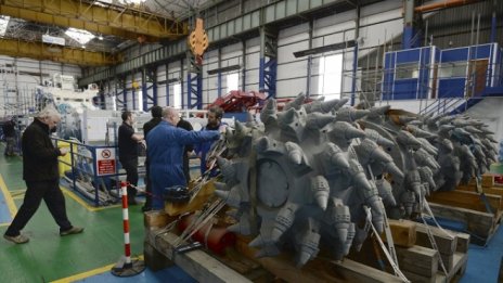 Индустриалното производство във Великобритания неочаквано се свива през октомври