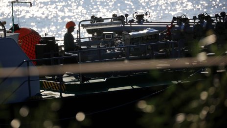 Петролните ограничения срещу Русия - две стъпки напред и една назад, но в правилната посока