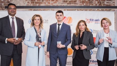 Кредитна карта от ново поколение предложи екстрите на два световни бранда