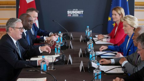 Великобритания и ЕС рестартират отношенията с нова сделка в отбраната и търговията