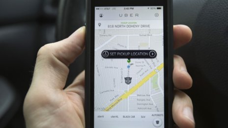 Uber нае Goldman Sachs в търсене на финансиране от големи компании