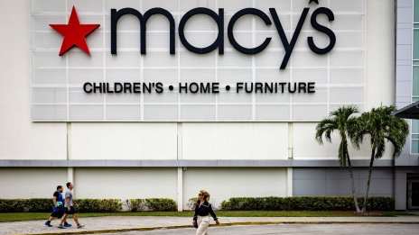 Macy's прави бавни стъпки обратно към успеха