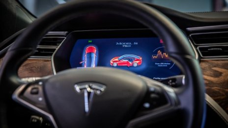 Пекински съд нареди на Tesla да компенсира купувач заради повреден електромобил