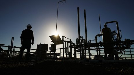 Китай продължава да трупа резерви от петрол и през август