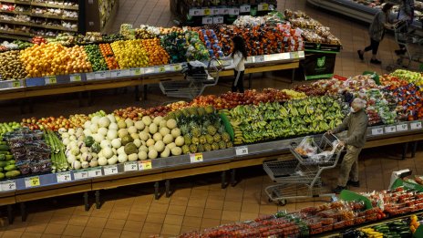 Инфлацията в Канада се забавя, но централната банка не бърза с корекции в лихвите