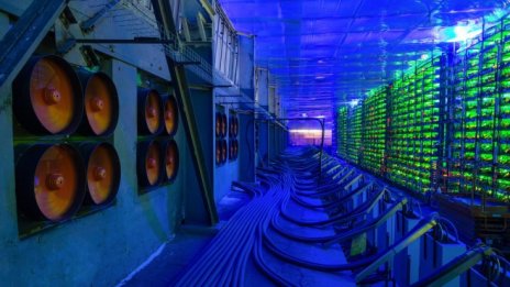 Цената на биткойна отново е в хаос заради Мъск