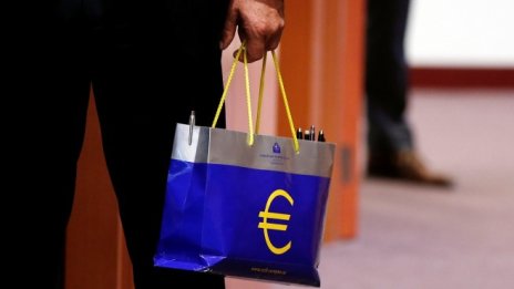 Икономическото доверие в еврозоната се повиши леко за трети пореден месец