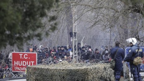 Турция праща 1000 полицаи на границата си с Гърция