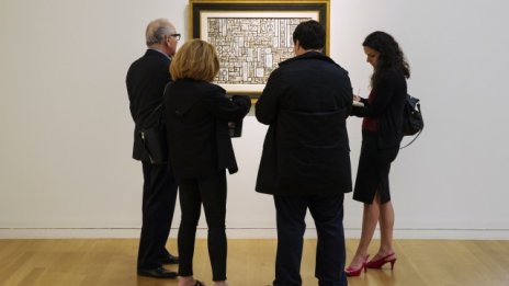 Sotheby's се готви за съкращения на персонала