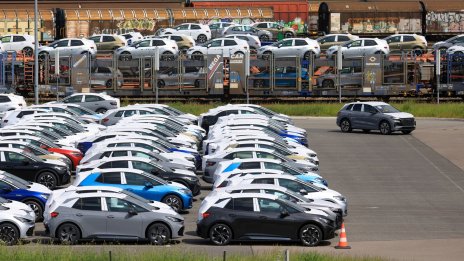 Електрификацията на българския автомобилен пазар поема по низходяща траектория