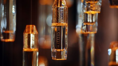 Coty повиши прогнозата за продажбите си през текущата финансова година